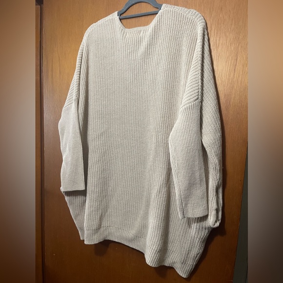 Cream Sweater with pockets - Picture 3 of 4